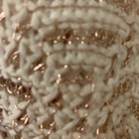 Beautiful  top size m - Picture 7 of 8